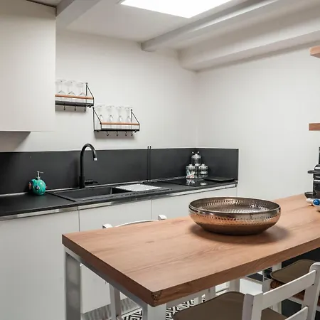 Apartment Monolocale A 50 Metri Dal Mare *